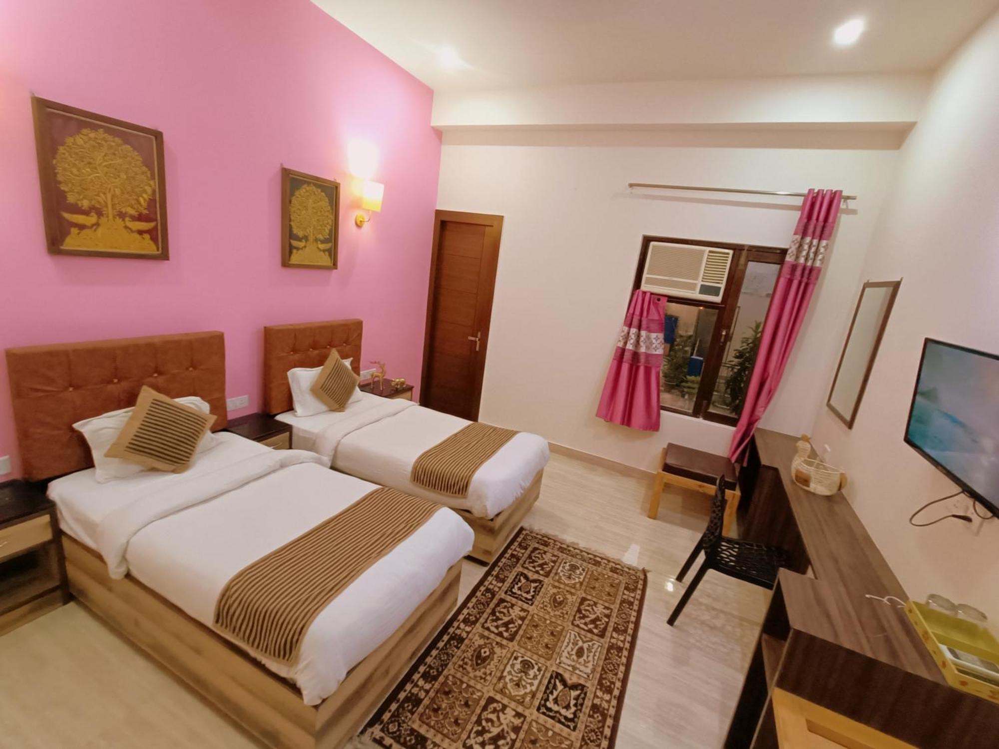 The Hideout Agra Homestay Near Taj Экстерьер фото