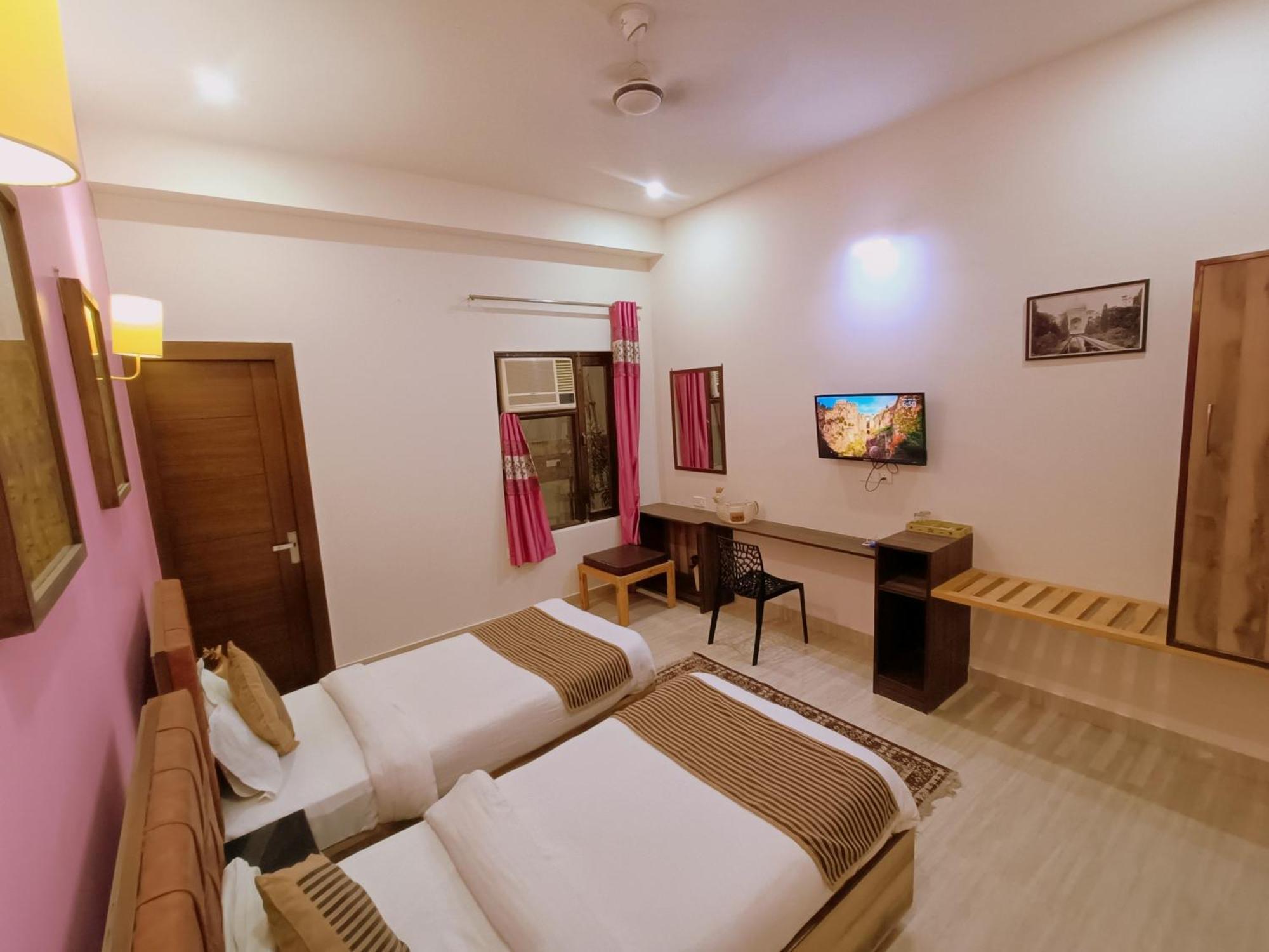 The Hideout Agra Homestay Near Taj Экстерьер фото